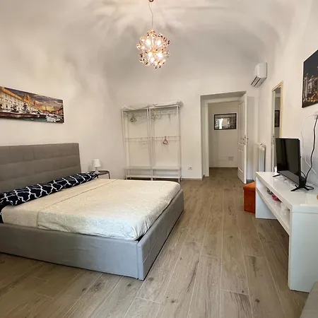 La Casa Dei Papi 71 * Rome